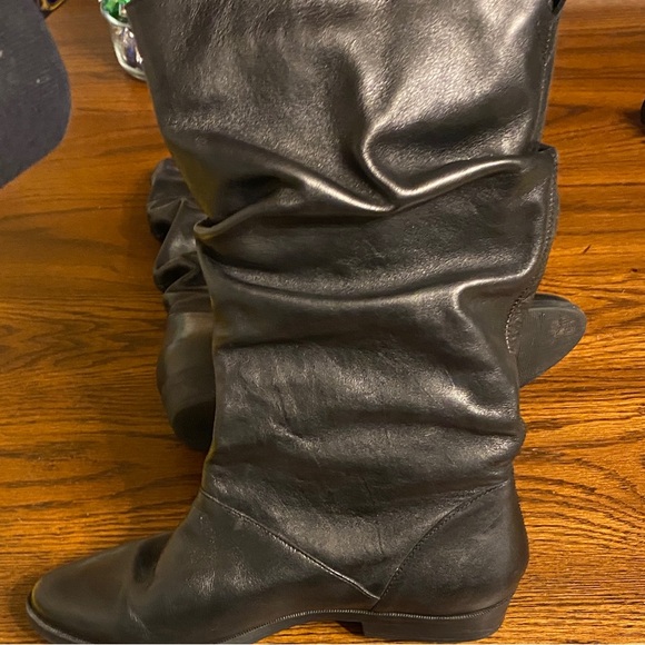 Women’s Black Slouchy Leather Boots - Picture 5 of 9